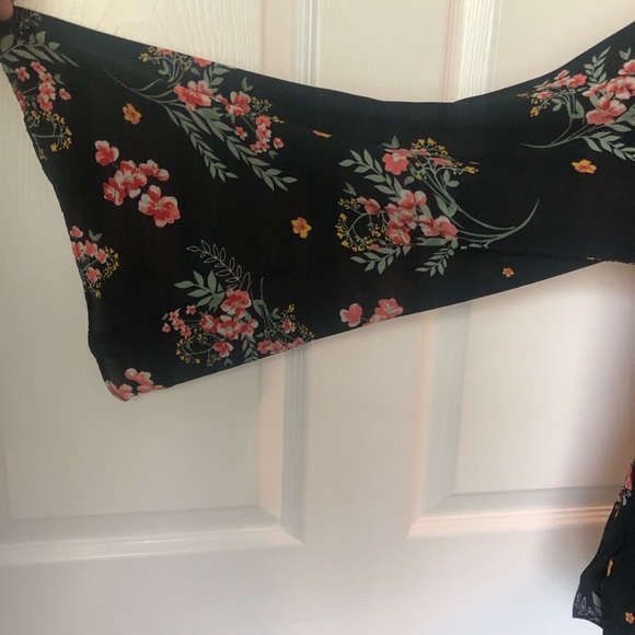 - Copper Key Boho Black Floral Bell Sleeve Blouse Tie Neck Drawstrings Size M - Picture 8 of 12